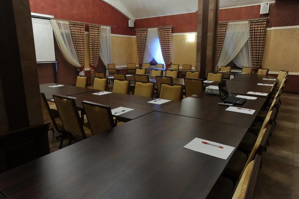 Hotel Dwor Choiny Kazimierówka المظهر الخارجي الصورة