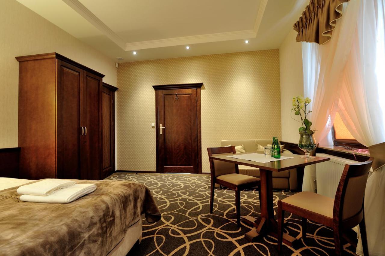 Hotel Dwor Choiny Kazimierówka المظهر الخارجي الصورة