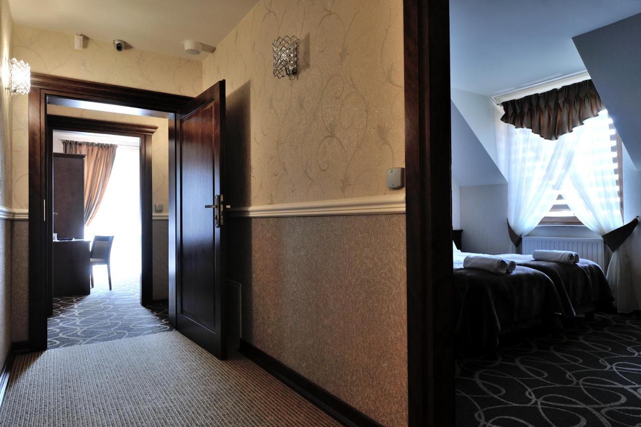 Hotel Dwor Choiny Kazimierówka المظهر الخارجي الصورة