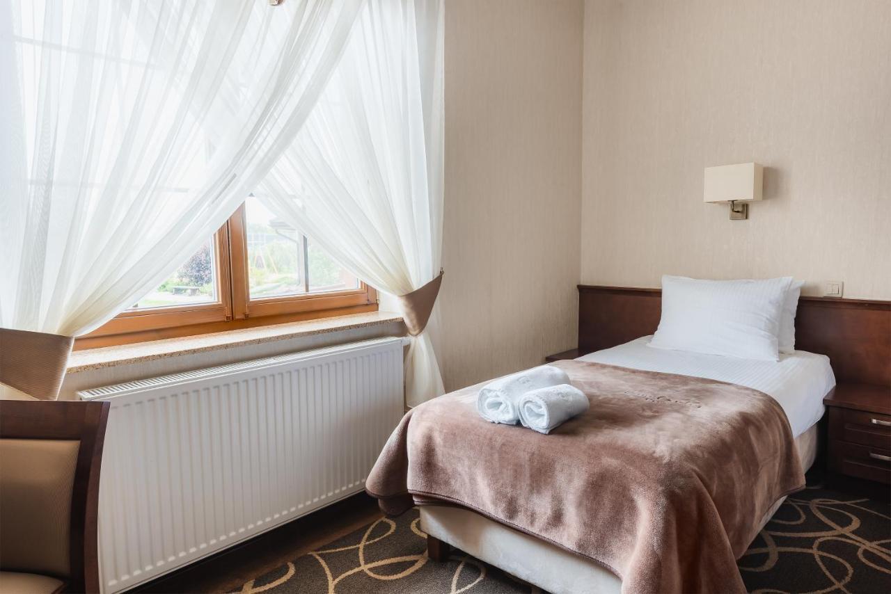 Hotel Dwor Choiny Kazimierówka المظهر الخارجي الصورة